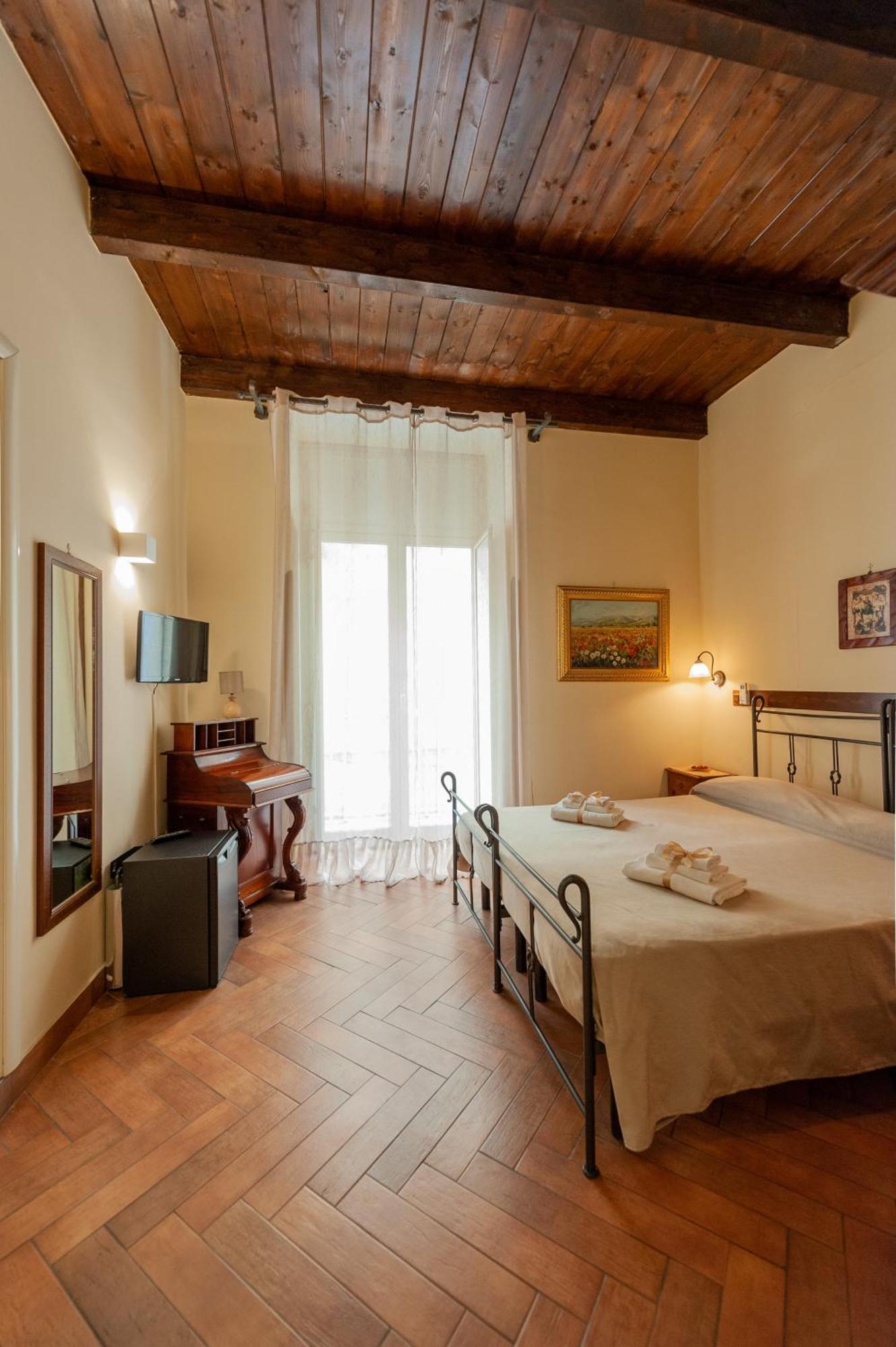 B&B Conte Cavour Naples Exterior photo